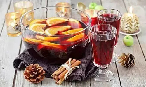熱紅酒用什么紅酒比較好 熱紅酒的做法和功效