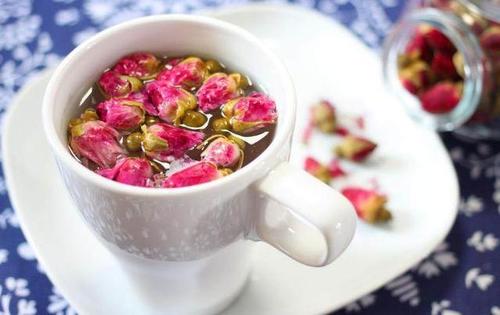 女生大姨媽來的時(shí)候可以喝玫瑰花茶嗎 喝了玫瑰花茶會(huì)怎么樣
