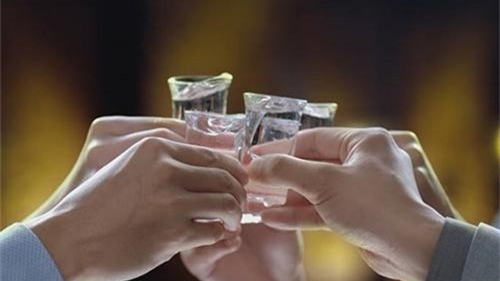 白酒為什么不能冰鎮(zhèn) 白酒能冰鎮(zhèn)喝嗎原因分析