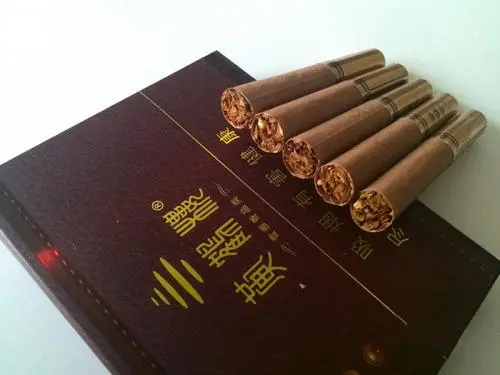 黃鶴樓雪茄煙10支裝雪之景3號(hào)多少錢 黃鶴樓香煙雪之景3號(hào)價(jià)格表2021