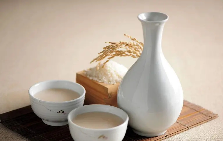 米酒白酒燒酒的區(qū)別 米酒白酒燒酒哪個好喝