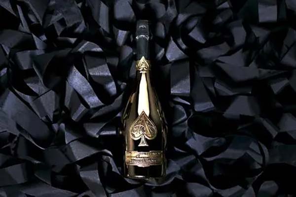 黑桃a在酒吧多少錢一瓶 黑桃a是什么酒為什么那么貴