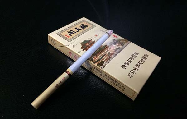 金圣閣王滕多少錢(qián)一包2025香煙價(jià)格以及圖片