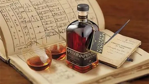 威士忌和白蘭地有什么區(qū)別 威士忌和白蘭地哪個(gè)好喝