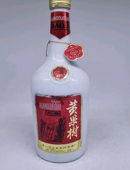什么是贵州黄果树浓香型老白酒?
