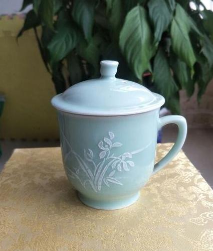 大兰花30年青瓷价格及价值-香烟网