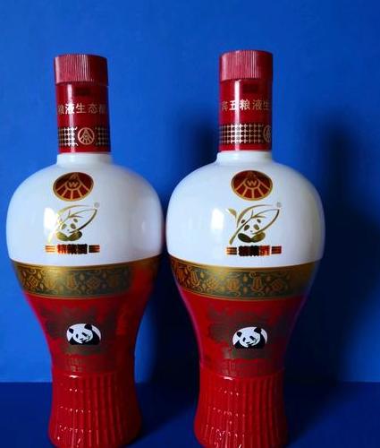 五粮液国宝熊猫酒图片