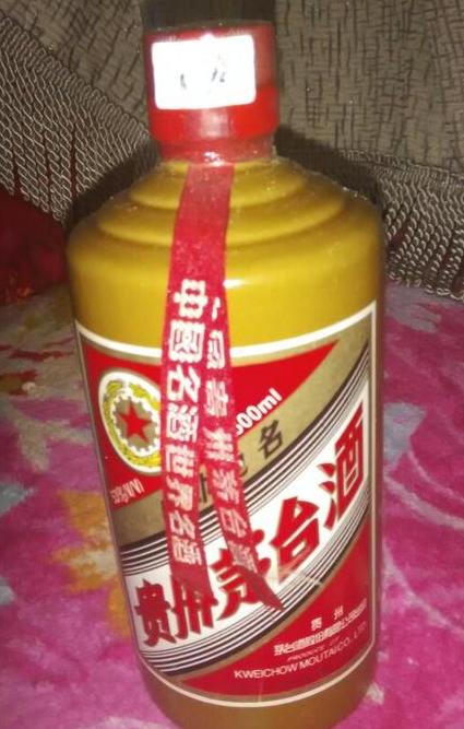 普通茅台酒瓶回收价格多少 茅台酒的瓶子能卖多少钱？(图1)