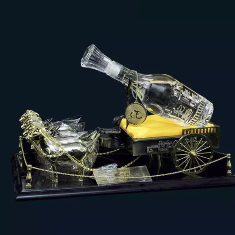 1999年沱牌澳門回歸紀(jì)念酒水晶瓶54度白酒750ml